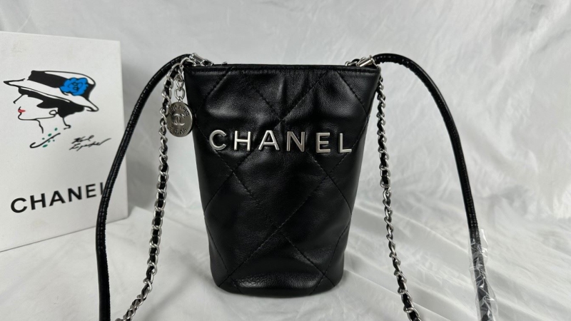 Ch**el bucket bags